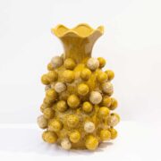 Jarron decorativo amarillo con textura de esferas-Cerámica artesanal